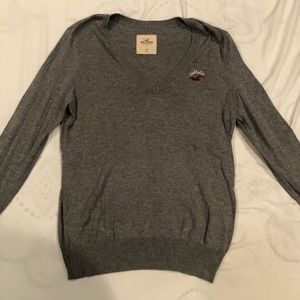 Long sleeve grey sweater
